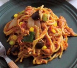 夏野菜とツナの豆腐トマトクリームパスタ