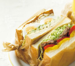 ゆで卵のアボカドツナサンド