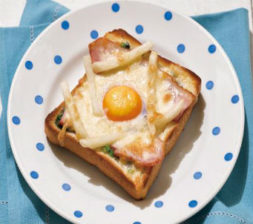 目玉焼きのぜいたくトースト