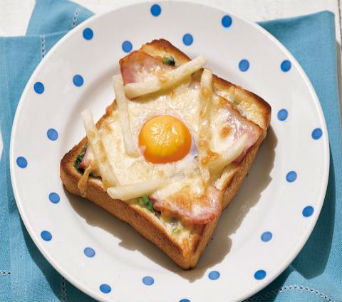 目玉焼きのぜいたくトースト