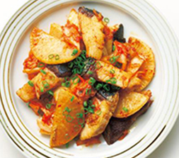 ぶりと大根のキムチ炒め