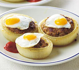 オニオンリングの目玉バーグ