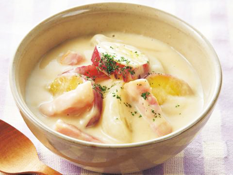ベーコンとさつまいもの豆乳クリームシチュー