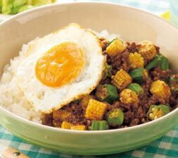 おくらとヤングコーンのキーマカレーライス