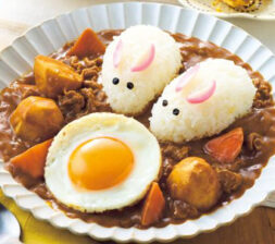 月見うさぎの和風カレー