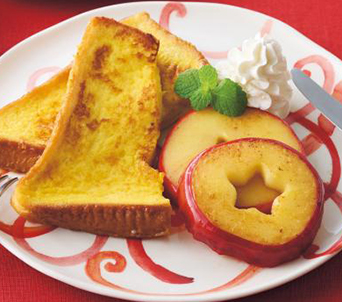 星形焼きリンゴとフレンチトースト