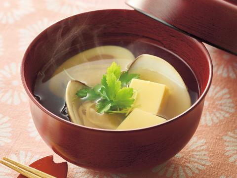 はまぐりと卵豆腐のお吸い物