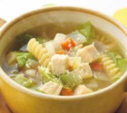 春野菜たっぷりサラダチキンスープ