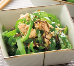 ピーマンとツナの塩昆布和え