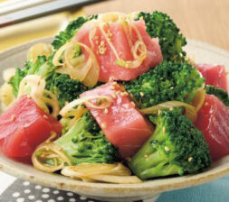 まぐろとブロッコリーのてっぺんナムル