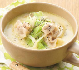 春キャベツと豚肉のみそミルクスープ